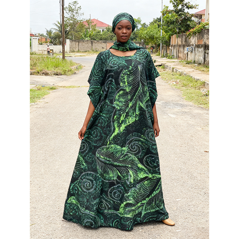 Ženska dugačka haljina sa štrasom, poliester-elastan tkanina, A-linijski kroj, okrugli izrez, rukavi 3/4