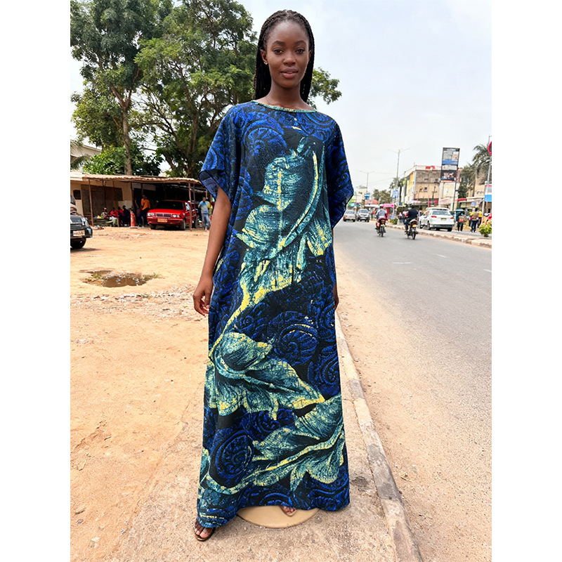 Ženska dugačka haljina sa štrasom, poliester-elastan tkanina, A-linijski kroj, okrugli izrez, rukavi 3/4