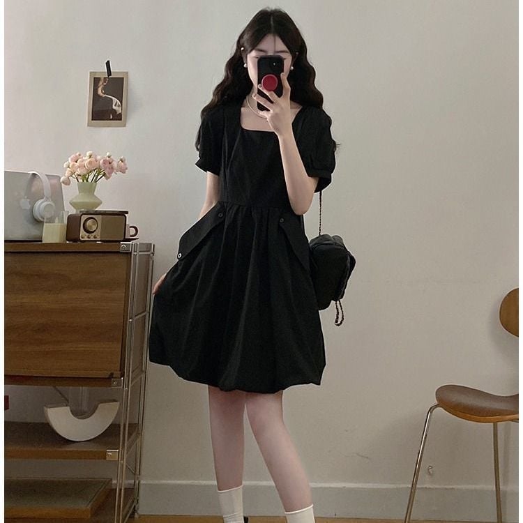 A-vonalú ruha négyszögletes gallérral, buborékos ujjakkal, közepes hosszúságú, chenille anyag 90–95% spandex-szel, érett nő stílus, 2025 nyár