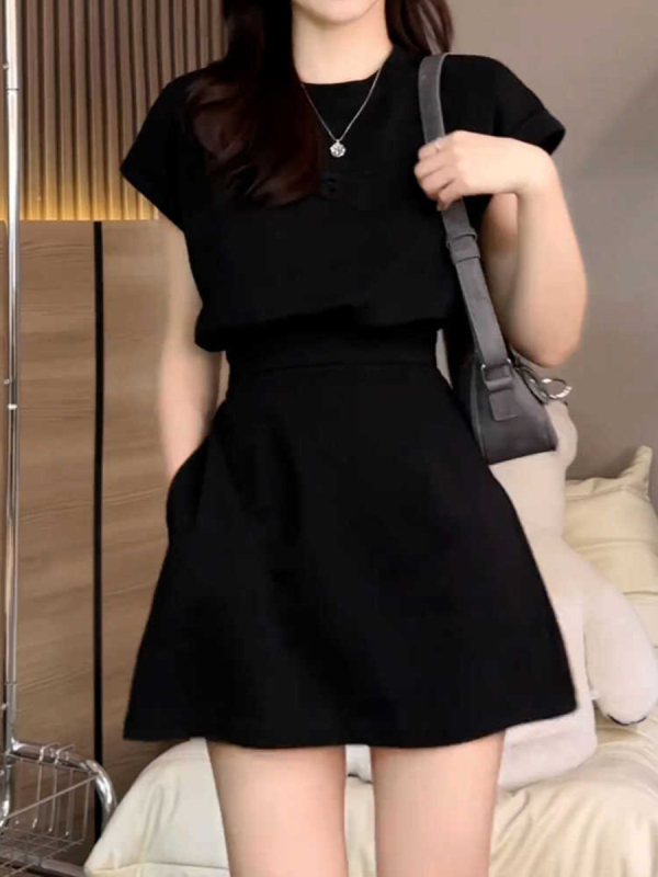 Betűreliefes ujjatlan ruha, A-vonalú szabás, kerek nyak, spandex keverék