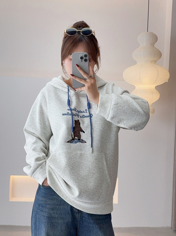 Plusz méretű női kapucnis pulóver, belső fleece-béléssel, hímzett betűkkel (2025 téli kiadás, vastag kötött)