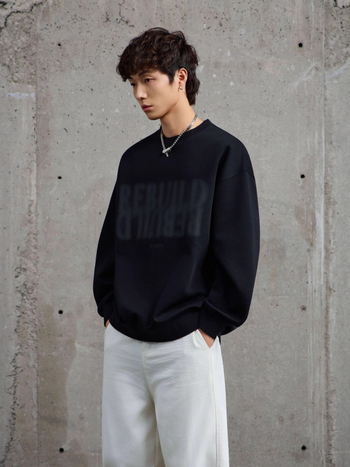 Βαμβακερός φούτερ με στρογγυλή λαιμόκοψη, ανδρικό, φαρδιά γραμμή, μακριά μανίκια, εκτύπωση με γράμματα