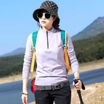 Sieviešu fleece jaka ar garāmām piedurknēm, vienkrāsaina, poliestera audums; piemērota ziemai, pavasarim un rudenim; brīvā laika, skrējienam un pārgājieniem.