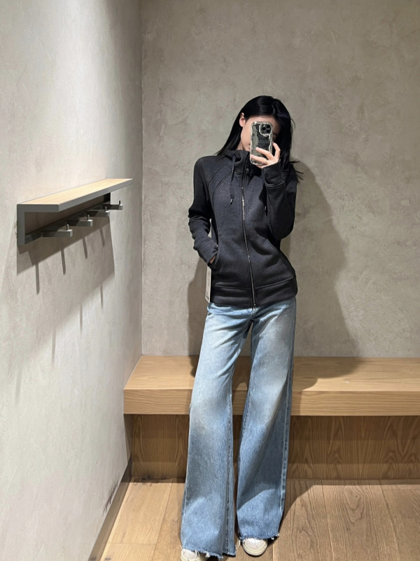 Slim-fit mikina s kapucňou z bavlny, predný zips, ležérny štýl kardigánu, dlhé rukávy
