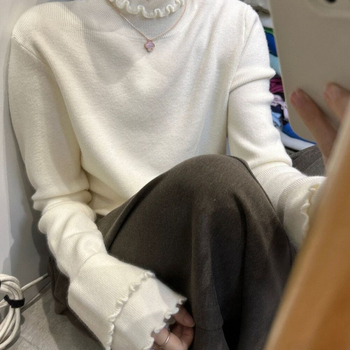 Pulover tricotat slim cu guler în dantelă, mâneci lungi, culoare solidă, din viscoză cu fir de bază, lungime 50–65 cm, iarna 2025