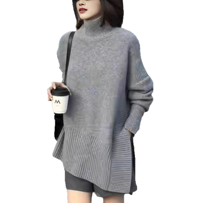 Pulover tricotat gros din lână de oaie, cu guler înalt, glugă, margine neregulată și mâneci lungi