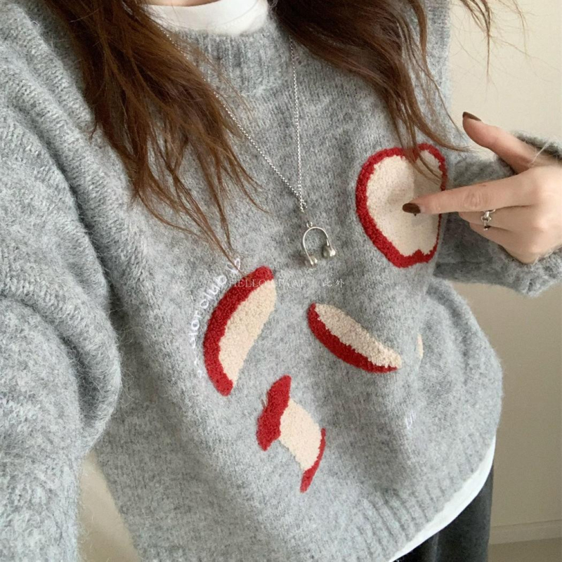 Pulover tricotat cu model de măr Apple și broderie pe prosop, guler rotund, tricot gros, mâneci lungi | Materiale: acrilică + bumbac