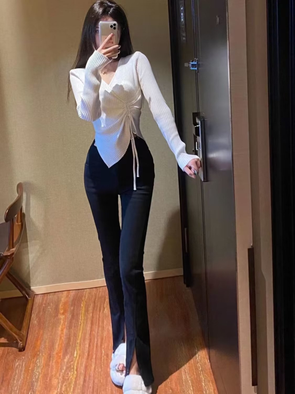 Pletený top s výstrihom do V, hrubé pletené, dlhé rukávy, asymetrický pásový strih, zmes vlna-ice silk-spandex