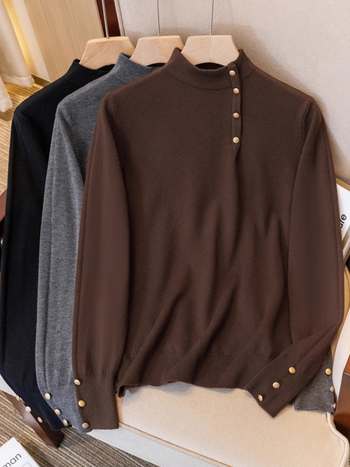 Ženski crni pleteni džemper s mock-neck ovratnikom, za proljeće, plus veličina, pogodna za nošenje samostalno ili kao slojevita odjeća.