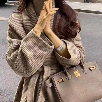 V-nyakú kardigán, kasmír-akril keverék, vast fonal, bő szabás