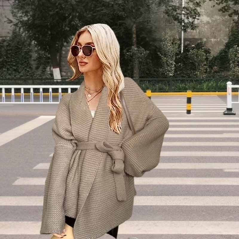 V-nyakú kardigán, kasmír-akril keverék, vast fonal, bő szabás