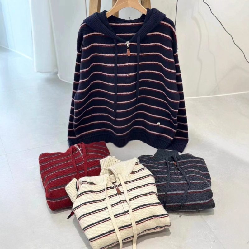 Prúžkovaný kapucňový pletený kardigán — nylon, 70–80% polyester, dlhé rukávy, okrúhly výstrih