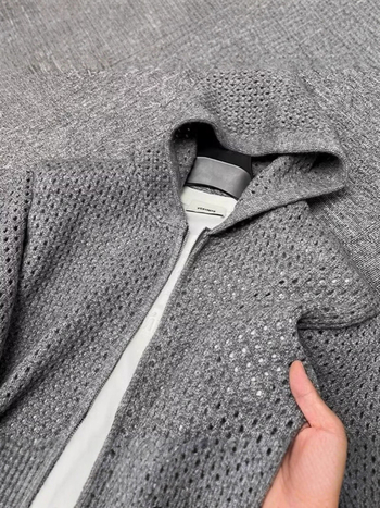 Kapucňový pletený kardigán s dierovaným vzorom, voľný strih, zmes bavlny a polyesteru (60% polyester), priedušný, pranie v práčke