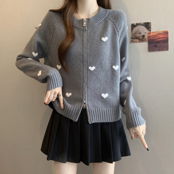 Kardigans ar sirds izšuvumu, rāvējslēdzējs, poliesters, garas piedurknes, apaļš kakls