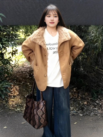 Ženska reverzibilna jakna od poliestera s umjetnim krznom, jesen 2025, dugi rukav, bez ovratnika