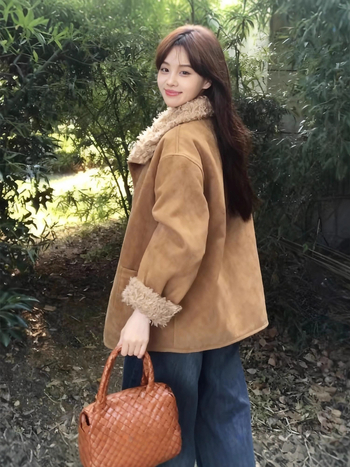 Ženska reverzibilna jakna od poliestera s umjetnim krznom, jesen 2025, dugi rukav, bez ovratnika