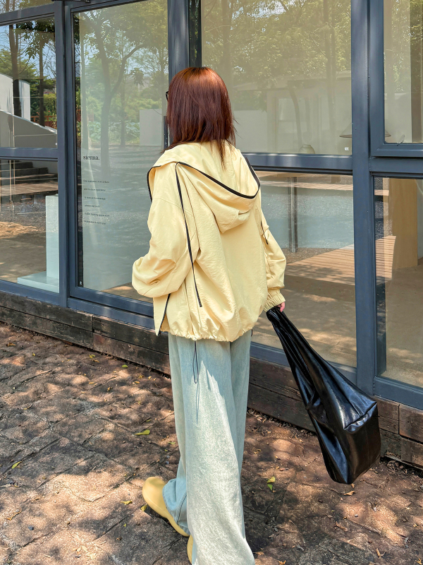 Ženska jakna s kapuljom, Twill tkanina, poliester s elastanom, srednja duljina, zatvarač