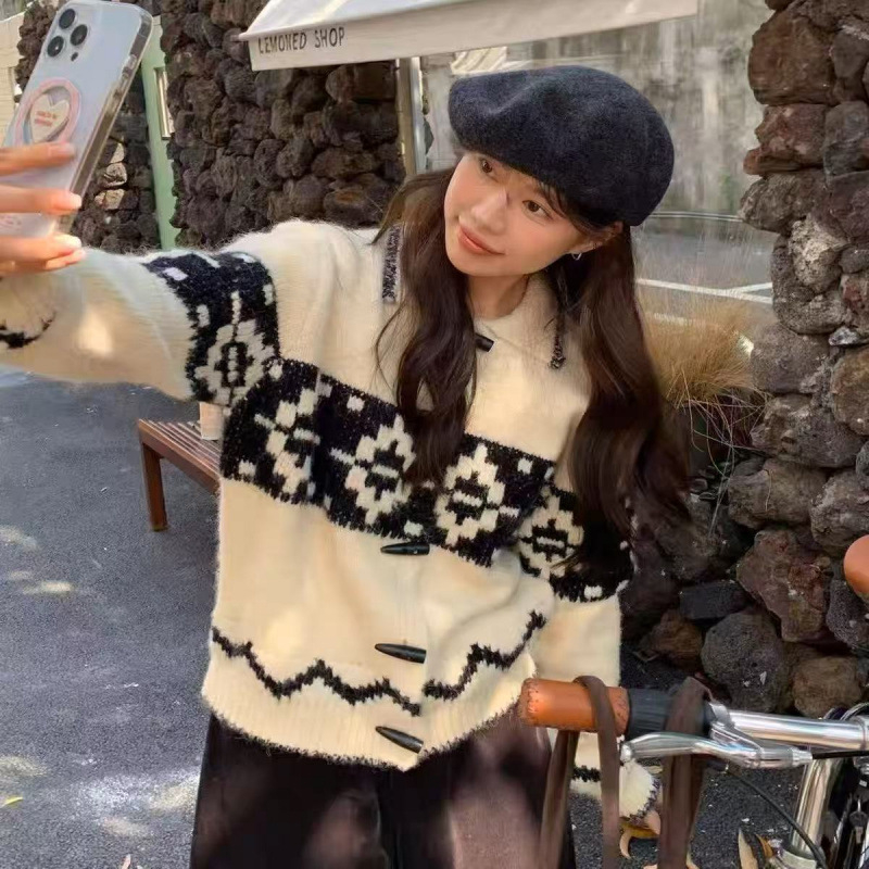 Adīts kardigans ar Fair Isle jacquardu un ragu pogām, tauriņveida piedurknes, garas piedurknes, galvenā auduma sastāvs 95%+