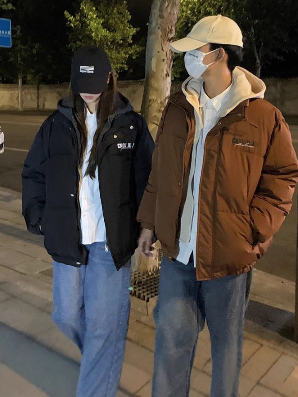 Pamučni kaput s kapuljom, srednje duljine, opuštenog kroja, zatvarač, debeli izolacijski sloj za zimu