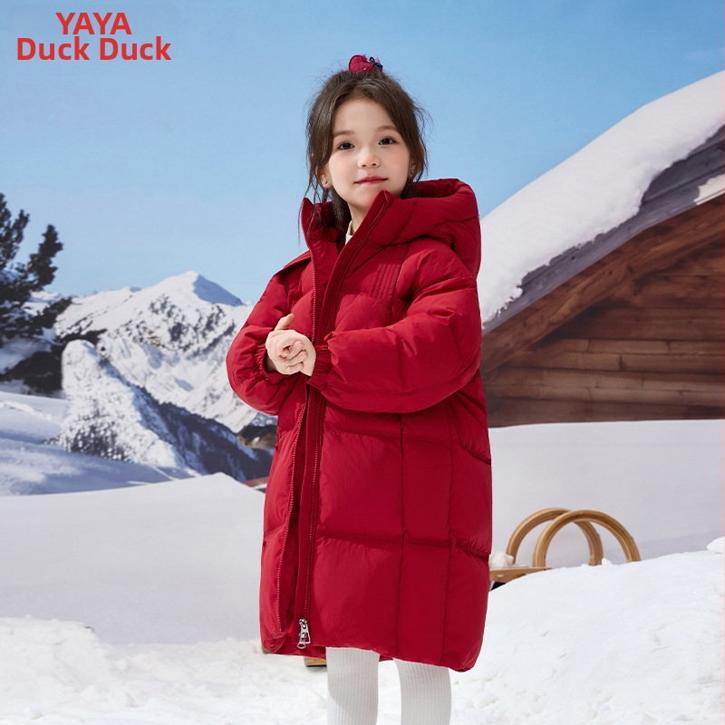 Meitenēm ziemas dūnu jaka ar balto pīļu pūku, vidēja garuma, bieza, rāvējslēdzēja aizdare, fiksēta kapuce