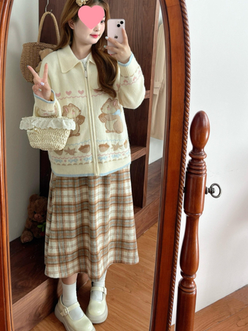 Sieviešu adīts kapucēts kardigans ar žakarda rakstu, krekla apkakle, rāvējslēdzējs priekšā, brīvs piegriezums