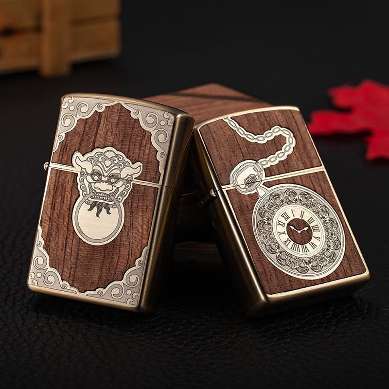 Chief kerosininis uždegiklis su vėjo atsparumu dovanų rinkinyje su kišeniniu laikrodžiu, medžio raštu