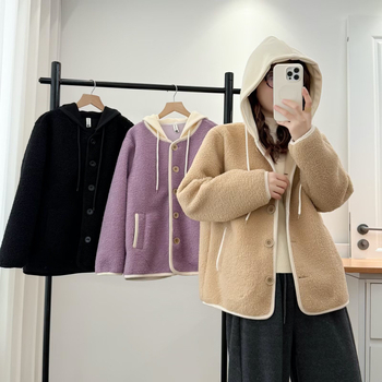 Dámska kabát s kapucňou, s kožušinku integrovanú velúrom a kolážovým dizajnom, 50–70% polyester, hrubá látka, japonsko-kórejský voľnočasový štýl, stredná dĺžka, model Y2583