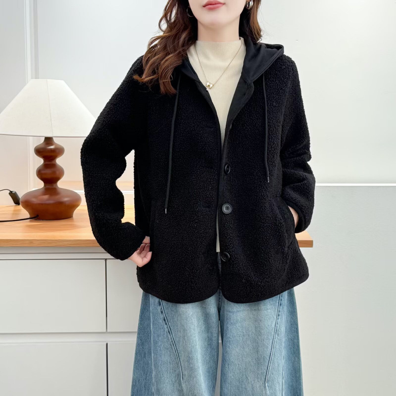 Dámska kabát s kapucňou, s kožušinku integrovanú velúrom a kolážovým dizajnom, 50–70% polyester, hrubá látka, japonsko-kórejský voľnočasový štýl, stredná dĺžka, model Y2583