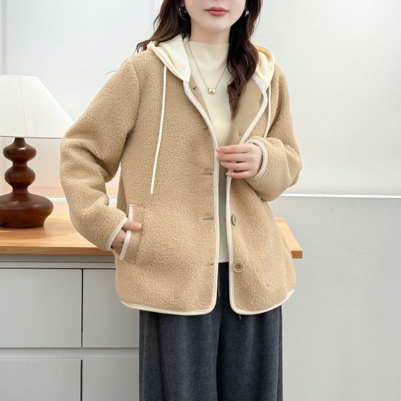 Dámska kabát s kapucňou, s kožušinku integrovanú velúrom a kolážovým dizajnom, 50–70% polyester, hrubá látka, japonsko-kórejský voľnočasový štýl, stredná dĺžka, model Y2583