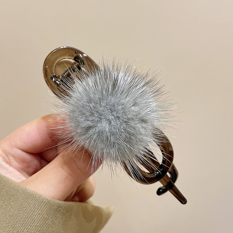 Twist klip za kosu s kuglicom od norkine dlake i pliša, ručno izrađeno, ženski, korejski stil, materijali: PC + norka dlaka + pjena
