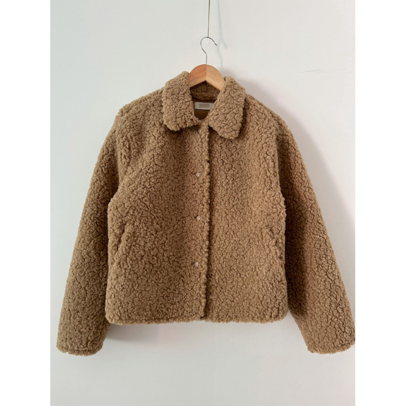 Korejos stiliaus žieminė striukė su dirbtine avies vilna, lotus lapos apykaklė, vienos eilės užsegimas, 3/4 rankovės