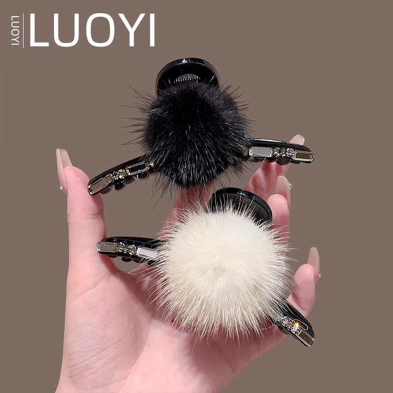 Клип за коса Gripper с топка от норкова козина за жени – ръчна изработка, аксесоар за глава, лек лукс