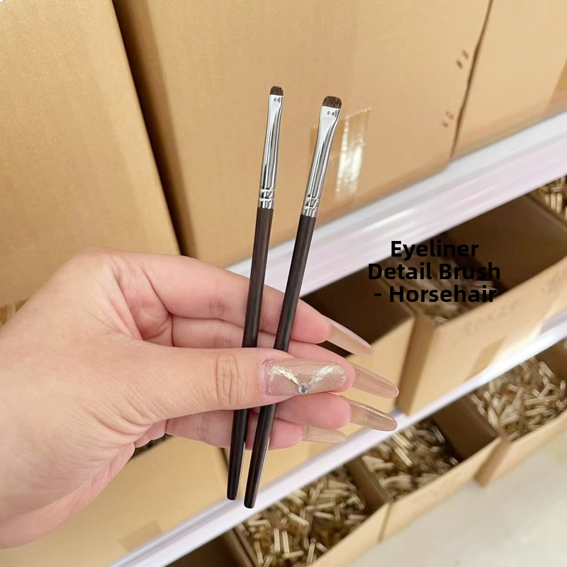 Silmameigi detailide pintsel, hobuse karvad, ebenipuu käepide, pikk käepide, üksikpakend