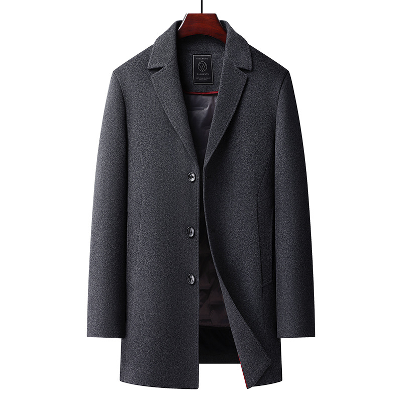 Paltas su laisvu kirpimu, vilnos-poliesterio mišinys, vienos eilės sagų užsegimas, apykaklė su lapeliu