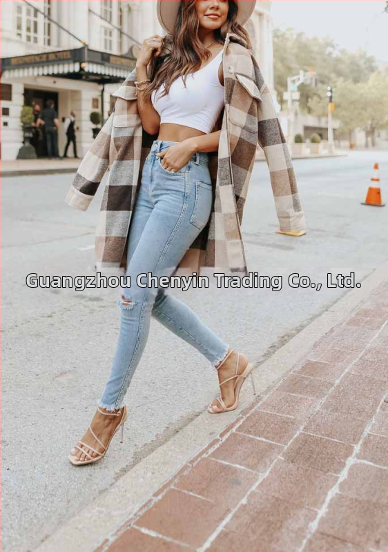 Moterų vilnonis langinis paltas languotu raštu su apykakle, laisvas kirpimas, vidutinio ilgio