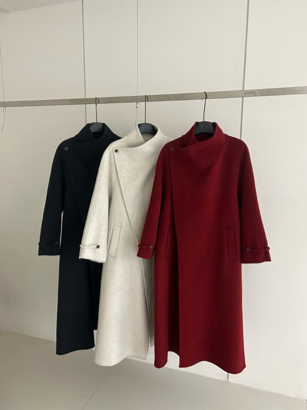 Dvipusis vilnos paltas su stovinčiu apykakle, ilgas modelis, 95% vilna, vieno mygtuko užsegimas, Žiema 2025