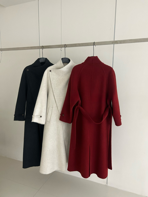 Dvipusis vilnos paltas su stovinčiu apykakle, ilgas modelis, 95% vilna, vieno mygtuko užsegimas, Žiema 2025