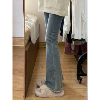 Τζιν από denim με ψηλή μέση, μήκος έως πάτωμα και φαρδιά καμπάνα, 70–80% βαμβάκι denim, κερωμένο