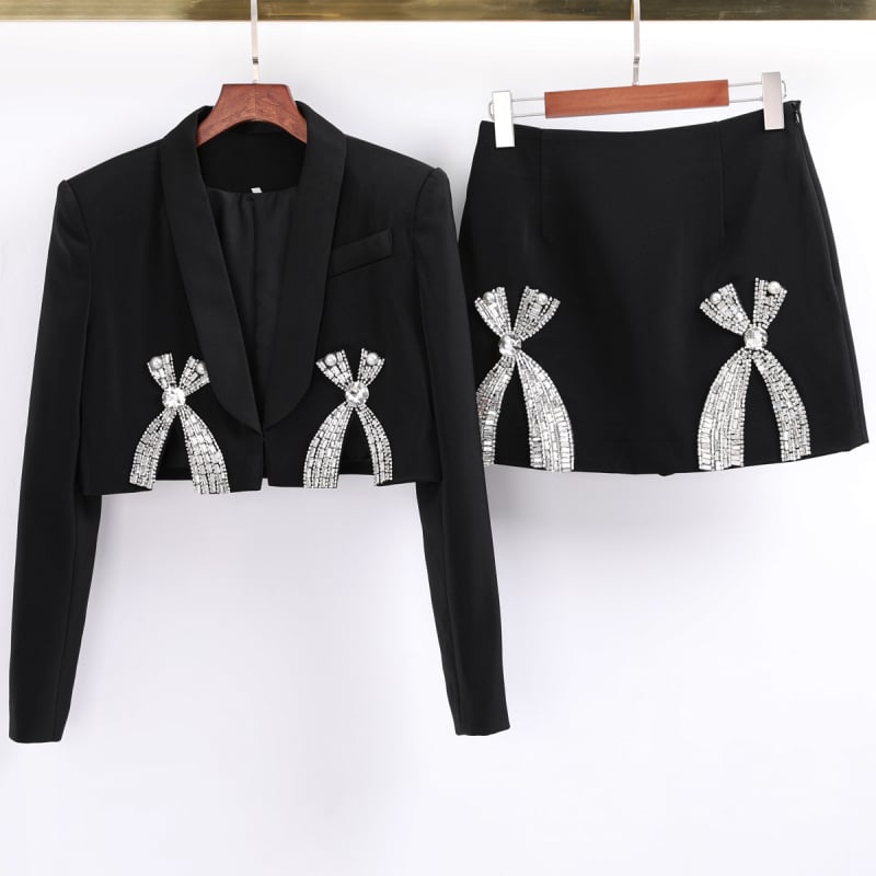 Елегантен комплект топ с дълги ръкави и къса пола, диамантено инкрустиране, Ice Silk плат