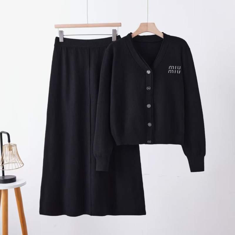 Двупартиен комплект: плетен кардиган и пола до средна дължина, дълги ръкави, полиестер 95%+, есен 2025, елегантен офис стил