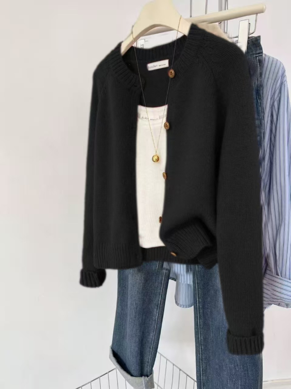 Вълнен кардиган, реглан ръкави, кръгла яка, свободен силует, средна дебелина