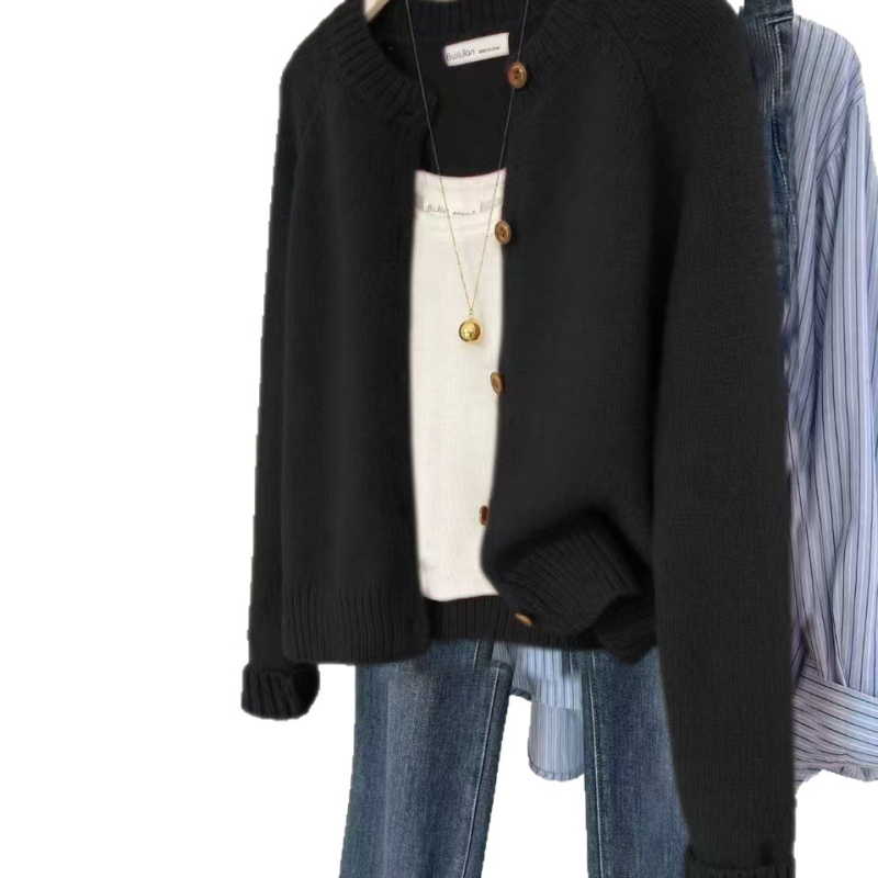 Вълнен кардиган, реглан ръкави, кръгла яка, свободен силует, средна дебелина