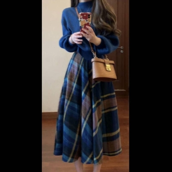 Dvojdielny kostým v štýle Hepburn, pletený sveter a dlhá sukňa, vintage, jeseň-zima (polyester 95%+)