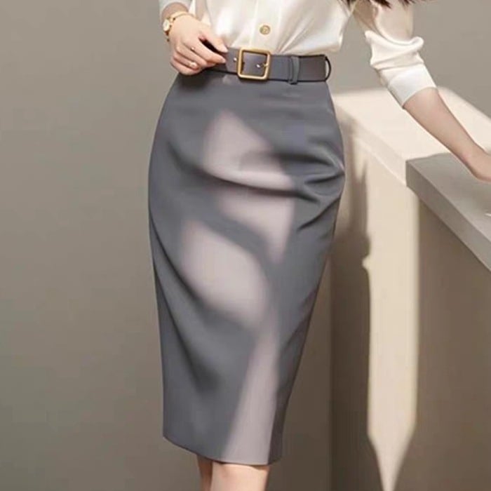 Ženski top-kostim za ured: elegantan i profesionalan, gradski stil, jednobojni uzorak, poliester tkanina, 80-90% drugi materijal, jesen 2025