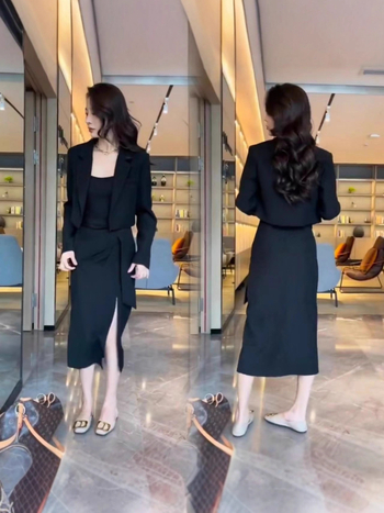 Divdaļīgs sieviešu kostīms: top ar garām piedurknēm un midi svārki ar atvērumu, vienkrāsains poliesters, 70–80% poliestera saturs, biroja ikdienas stilam