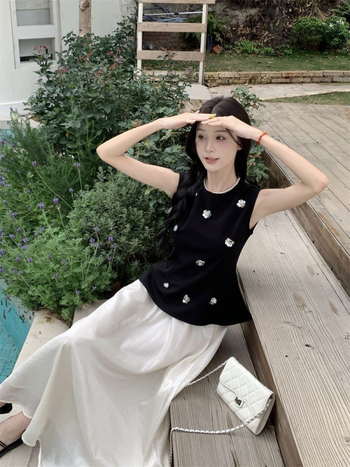 Двукомпонентен комплект: безръкав топ с цветя от мъниста и дълга пола с висока талия, лято 2025