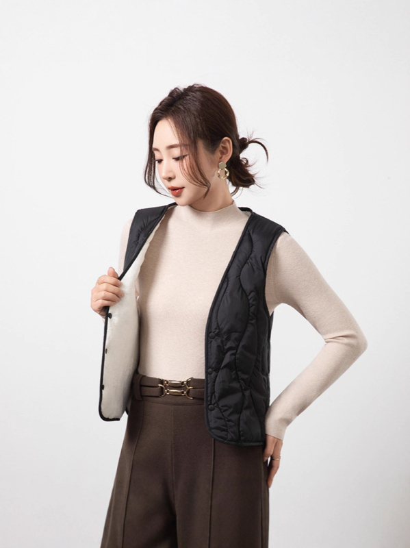 Ženski prsluk s velurovom podstavom, kratka duljina, V izrez, punjenje od down cotton, jednostruko kopčanje — jesen 2025