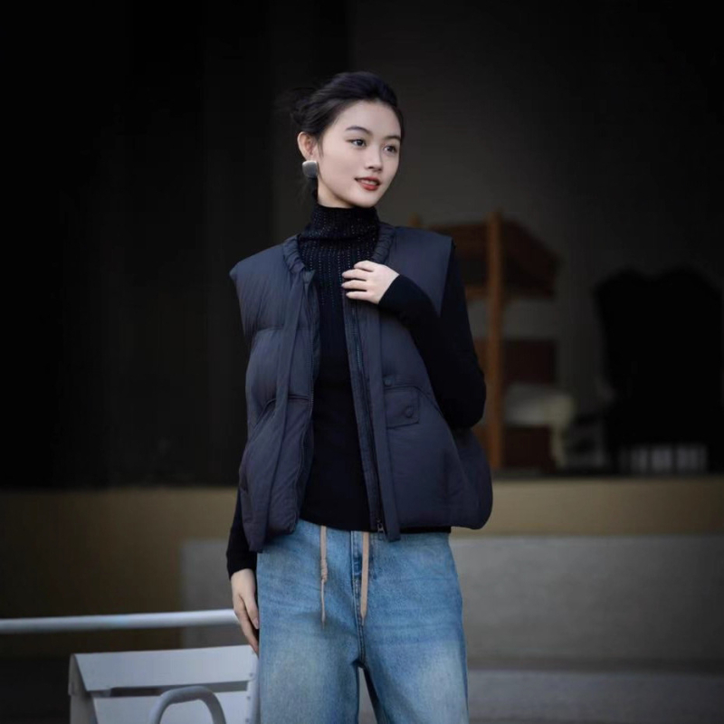 Ženska vesta s kačjim perjem, okrugli vrat, zip, slobodan kroj