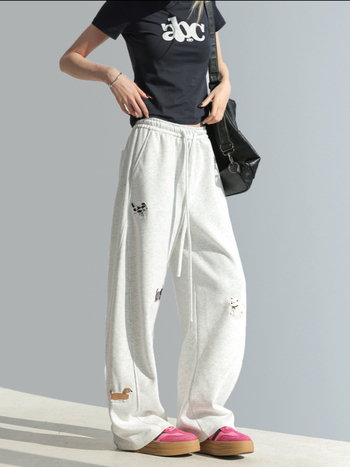 Pantaloni de trening casual pentru femei, croială dreaptă, broderie cu cățeluși desenați, amestec bumbac-poliester, talie înaltă, micro-elastic