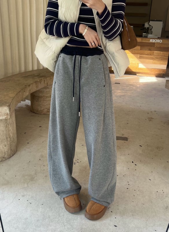 Pantaloni casual de damă din bumbac cu croială largă, talie înaltă, micro-elastici, 50–70% bumbac / 30–50% poliester, Iarna 2025